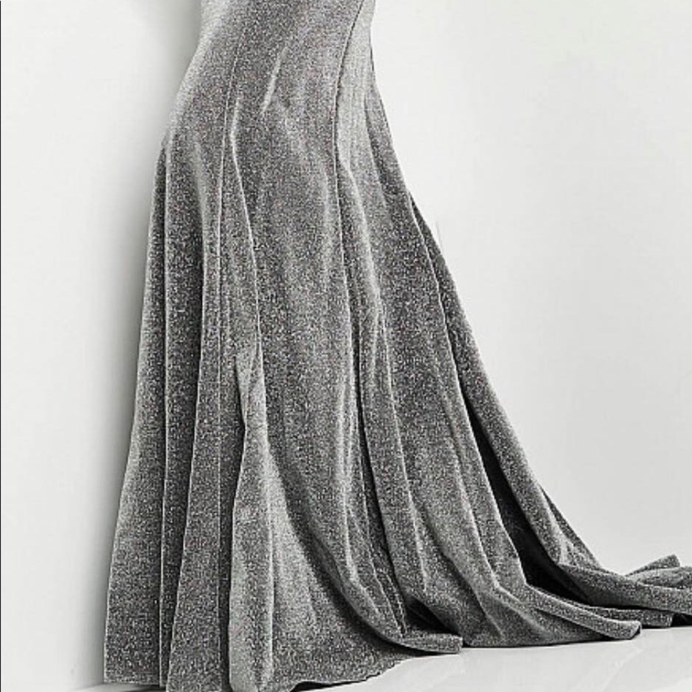 Fabulous silver evening gown - Picture 4 of 4